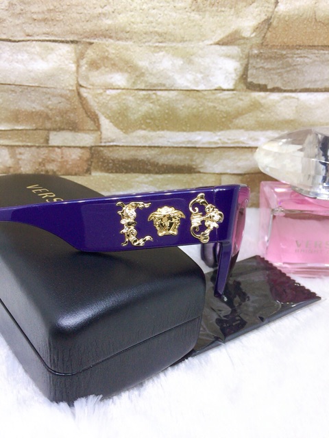 Kính Versace