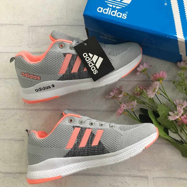 Giày nữ adidas
