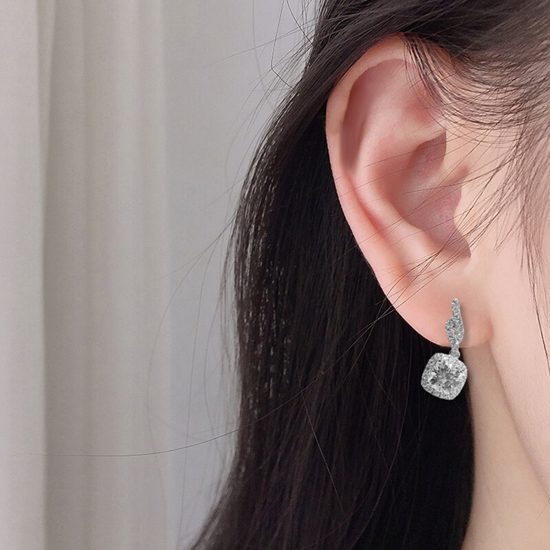 Khuyên tai đính đá lấp lánh sang trọng cho nữ