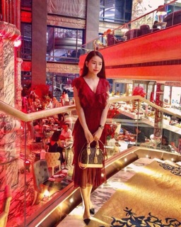 đầm đỏ bèo ngực