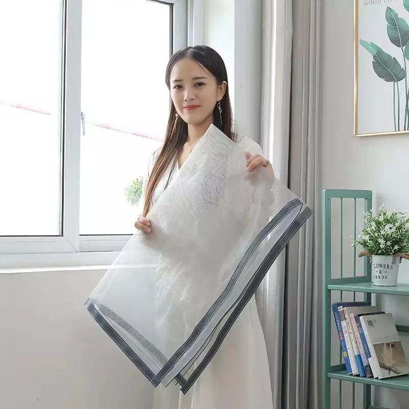 Lưới dán chống muỗi, có viền may theo yêu cầu, khách mua về chỉ việc dán lên cửa