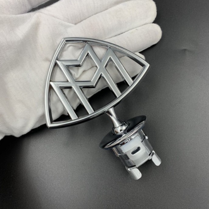 Sản Phẩm Logo Maybach nắp capo đầu xe ô tô, dùng độ cho xe Mercedes cao cấp MB2669 .