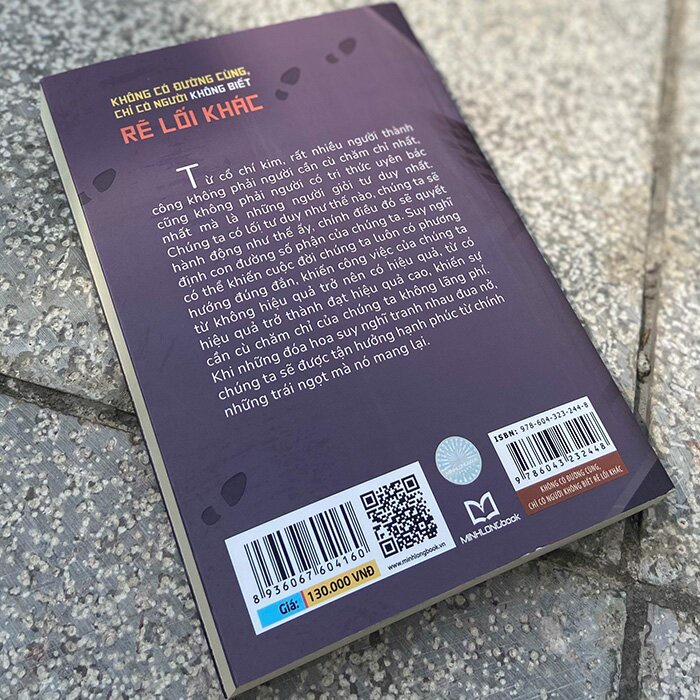 Sách - Không Có Đường Cùng, Chỉ Có Người Không Biết Rẽ Lối Khác