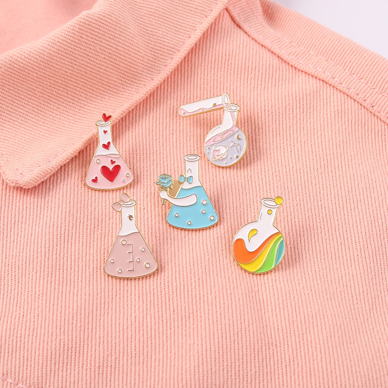 Ghim cài áo QIHE JEWELRY họa tiết hoạt hình dễ thương