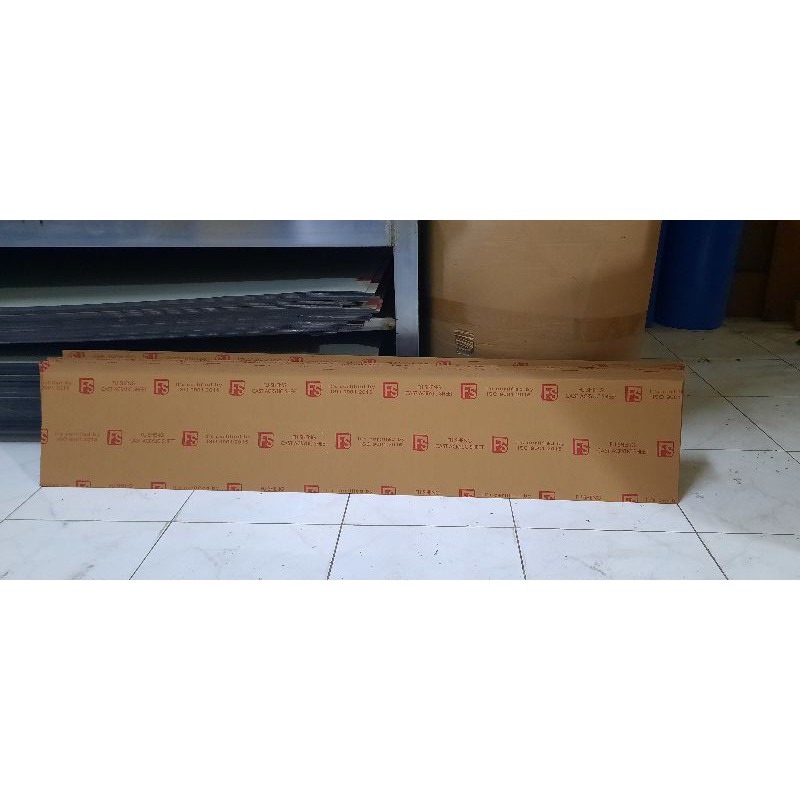 Mica 15mm đài loan, kt 600mm × 600mm màu trong suốt và màu đen hàng đài loan