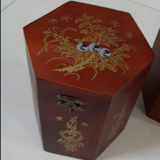 Hộp đựng chè bằng gỗ hương cao cấp