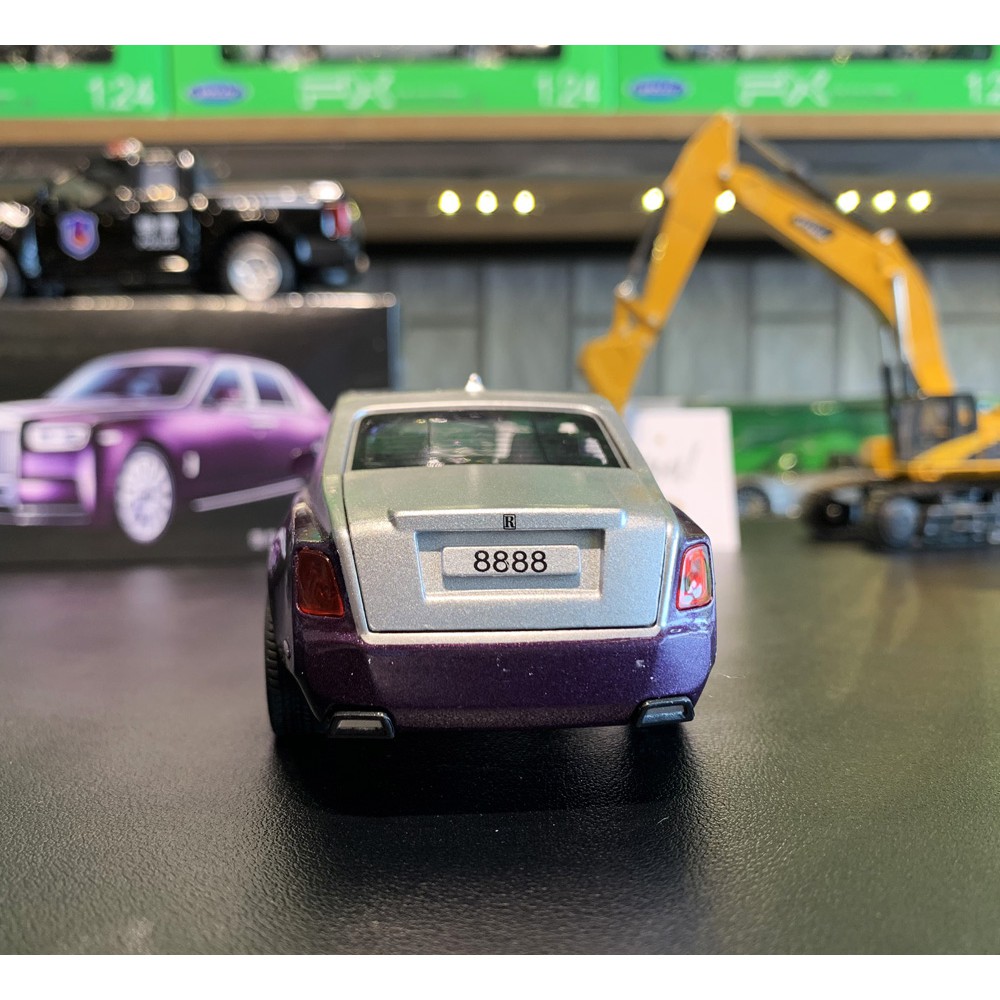 Mô hình xe ô tô Rolls Royce Phantom VIII tỉ lệ 1:30