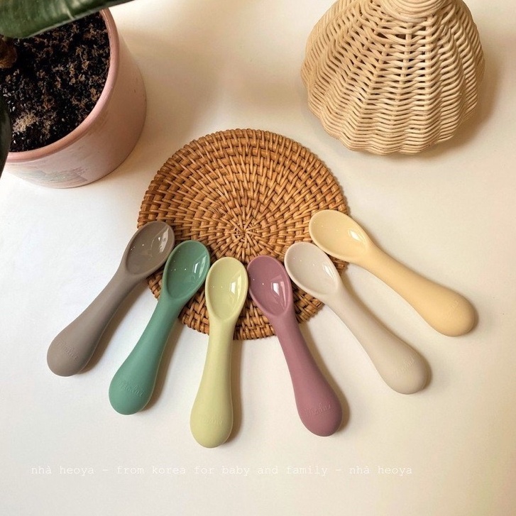 Set ăn dặm gấu silicon 3 chi tiết Bobby Doll: bát, thìa, đĩa - vừa làm khay ăn dặm vừa là nắp đậy