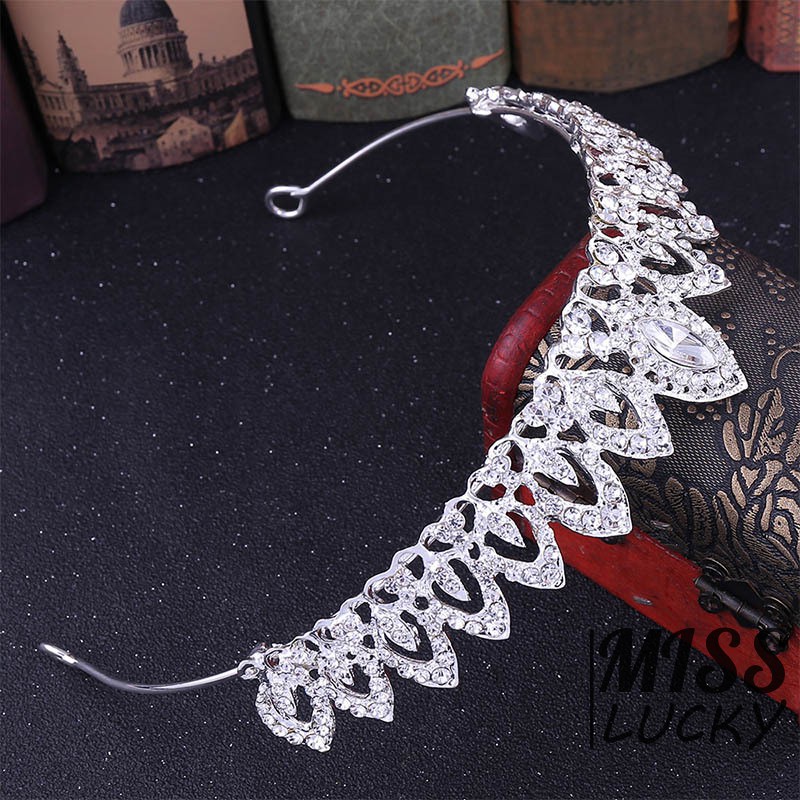 Vương miện đính kim cương nhân tạo sang trọng cho cô dâu