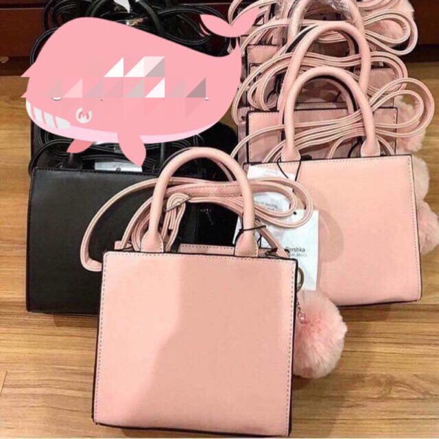 Túi xách cục bông Bershka vợt sale màu hồng