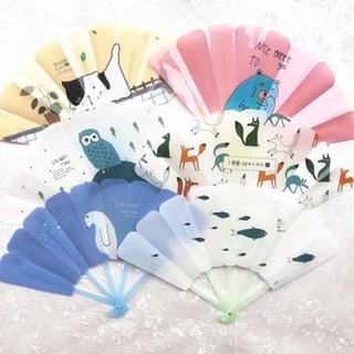 Quạt nhựa cầm tay dễ thương nhiều hình