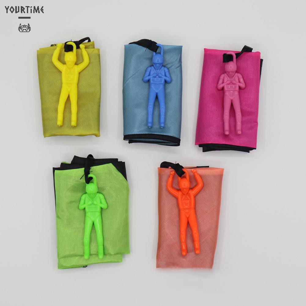 Đồ chơi Hand Throwing Mini Soldier Parachute Outdoor Game Play Funny Toy Random