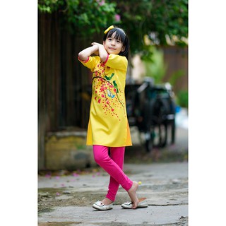 Áo dài cách tân thượng hạng bé gái. Hàng cao cấp. Mẫu Gia đình én và nhành đào
