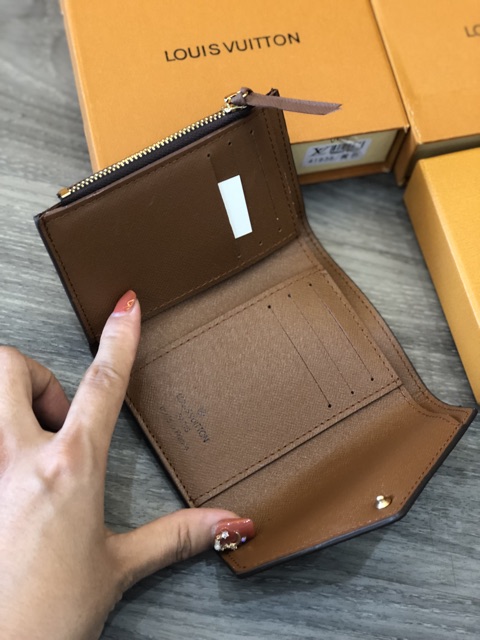 Ví Eo Vi ngắn cúc gập loại đẹp ảnh thật (full hộp) | BigBuy360 - bigbuy360.vn