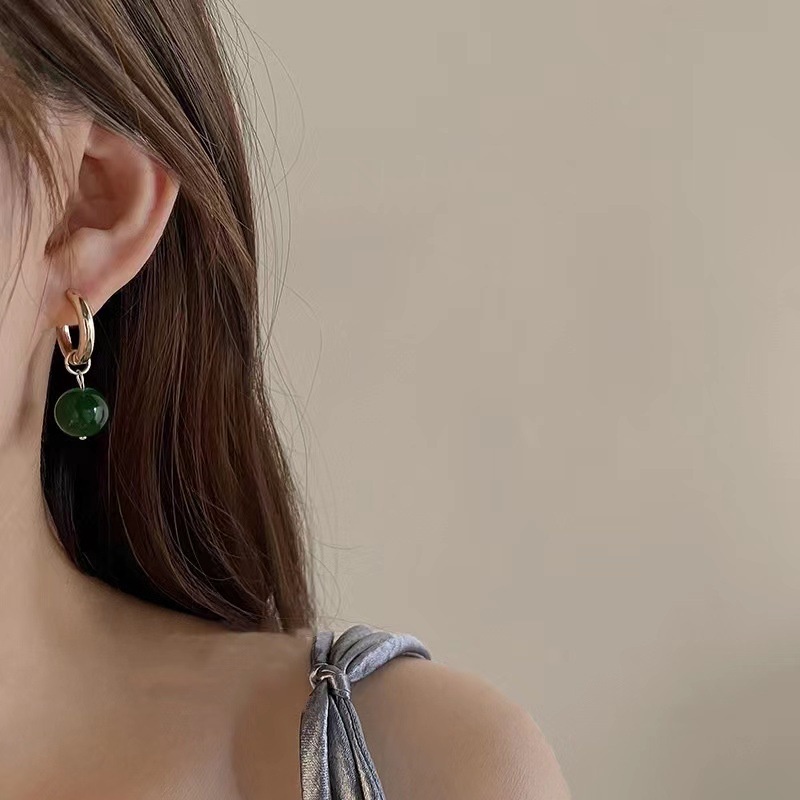 Khuyên Tai Đính Hạt Không Đối Xứng Màu Xanh Lá Cây Phong Cách Âu Mỹ Cổ Điển Sang Trọng Dễ Phối Đồ