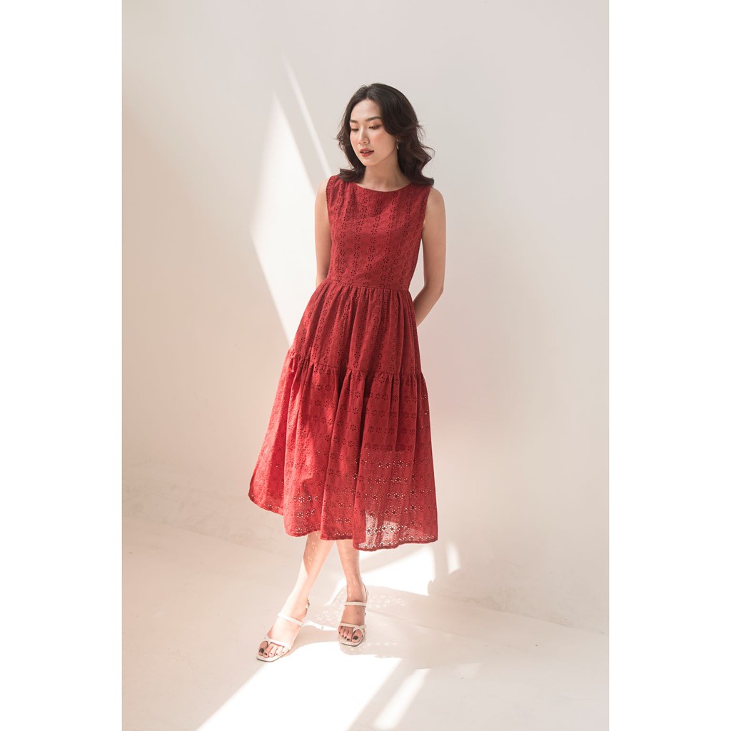 The Gaia - Váy maxi cotton thêu thắt nơ hở lưng sau thời trang