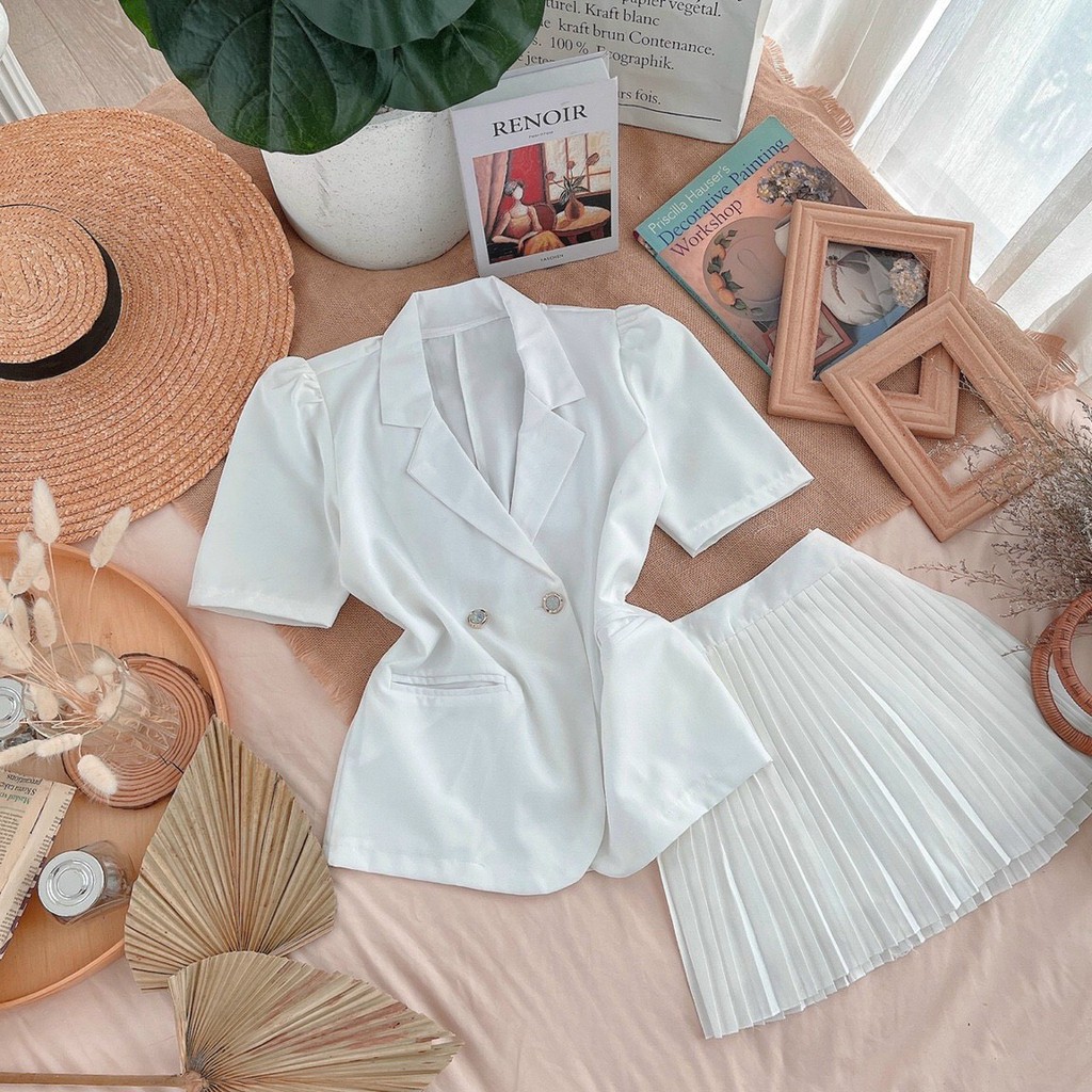Set Vest Trắng Kết Hợp Cùng Chân Váy Xếp Li Kiểu Dáng Hiện Đại, Đơn Giản, Cá Tính Cho Những Cô Nàng Công Sở | BigBuy360 - bigbuy360.vn