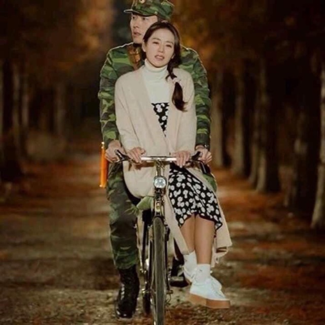 Bán sỉ váy hoa cúc hai dây cho nữ | BigBuy360 - bigbuy360.vn