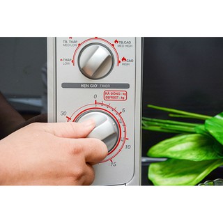 (Chỉ giao HCM) Lò vi sóng SHARP 22 lít R-21A1(S)VN