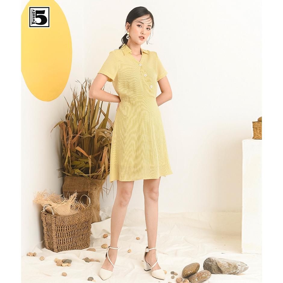 Váy nữ công sở dạo phố kẻ caro cổ xẻ V đính cúc tay ngắn Twentyfive M233