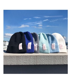 Mũ len beanie tag chữ