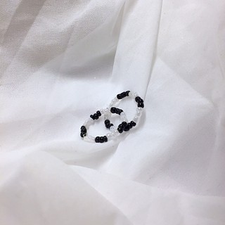Nhẫn Hạt Cườm Trắng Đen Hàn Quốc-Handmade