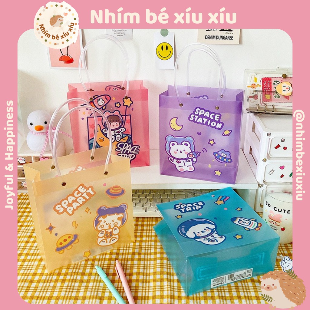 Túi nhựa hoạt hình có quai xách Spaceman tote gift bag