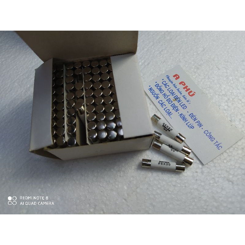 Cầu chì sứ cỡ 5x20 và 6x30mm hộp 100c