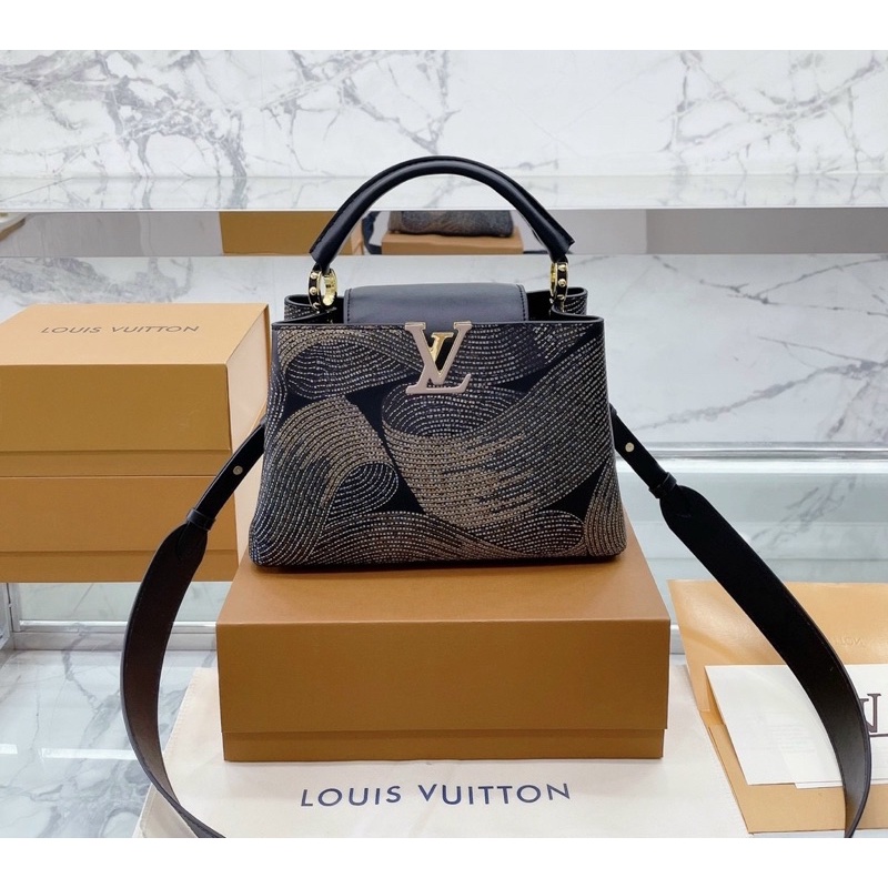 Túi công sở LV Capucines 2 Ngăn Da Bò full box