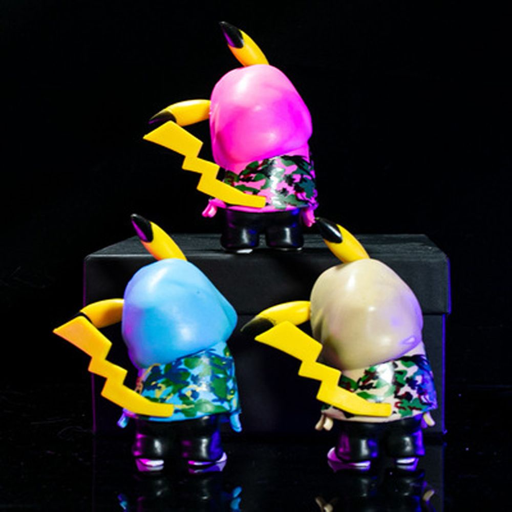 Mô hình búp bê pikachu làm từ PVC họa tiết rằn ri nhiều màu kiểu dáng dễ thương cho bé