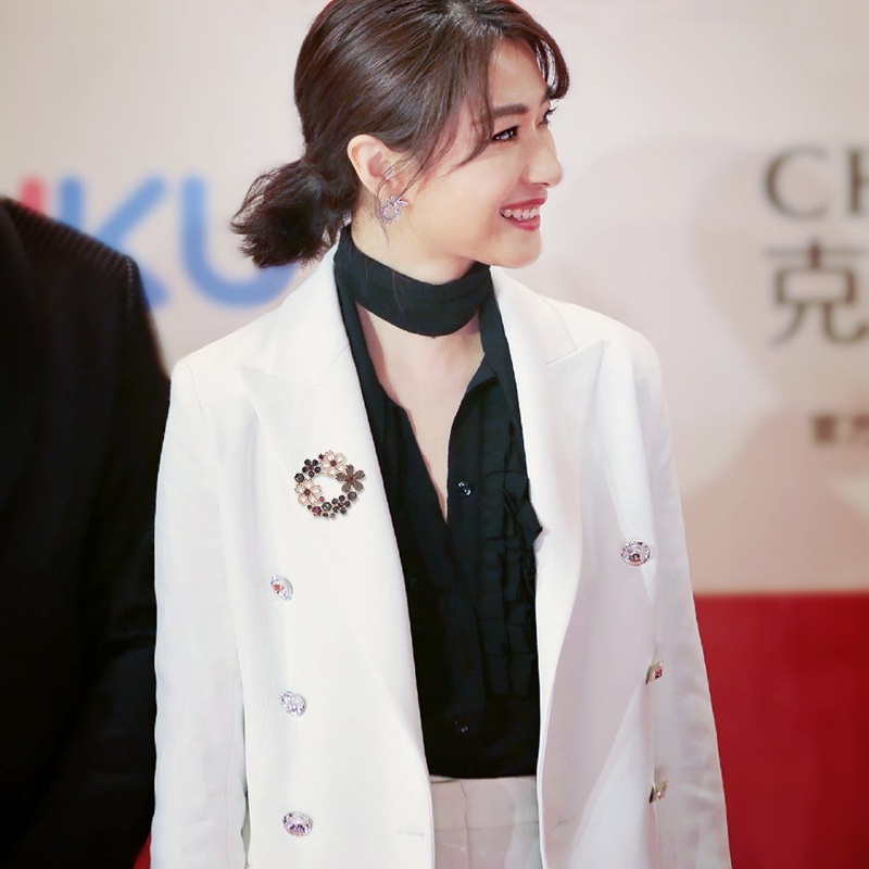 Ghim Cài Áo Hình Hoa Đính Đá Sang Trọng Cho Nữ