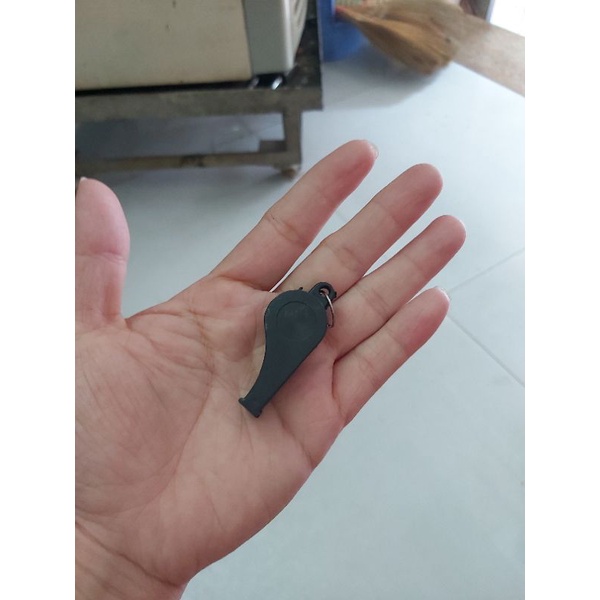 Còi thỏi cho bé