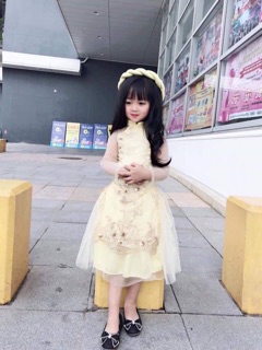 Áo dài + chân váy + mấn