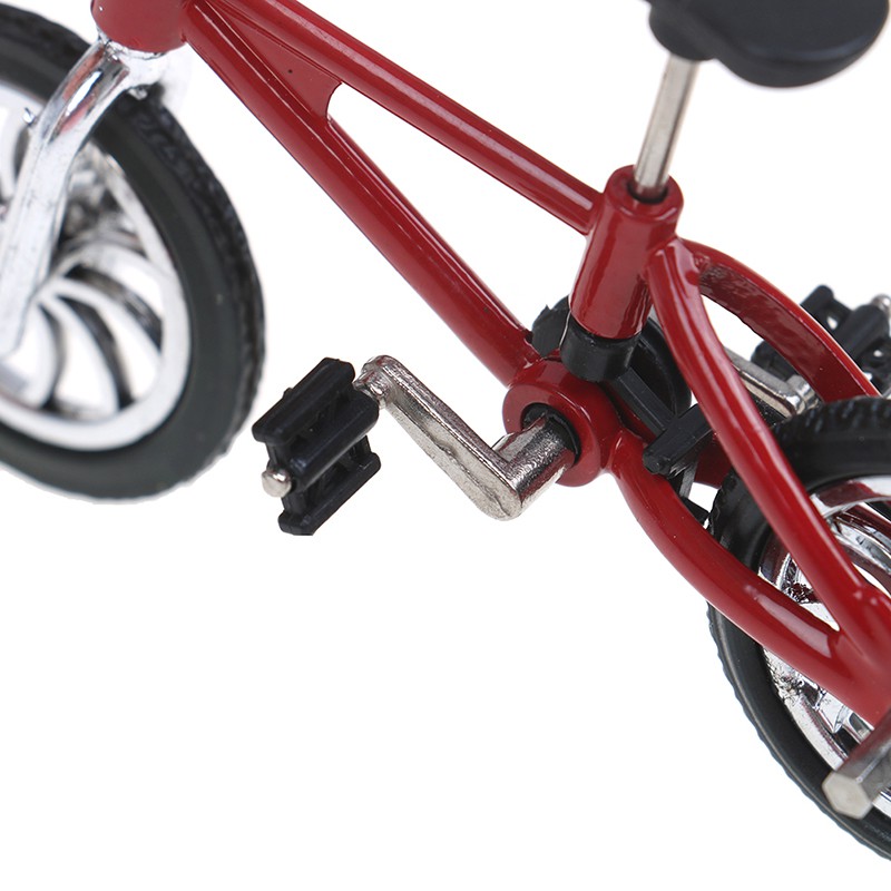 [superhomestore]1Pc 1:12 Dollhouse Miniature Bicycles Plastic Mini Bike Dollhouse Accessories