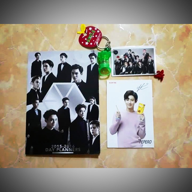 Combo EXO (sổ tay, planer, postcard, móc khoá, nhẫn, poster...) quà tặng