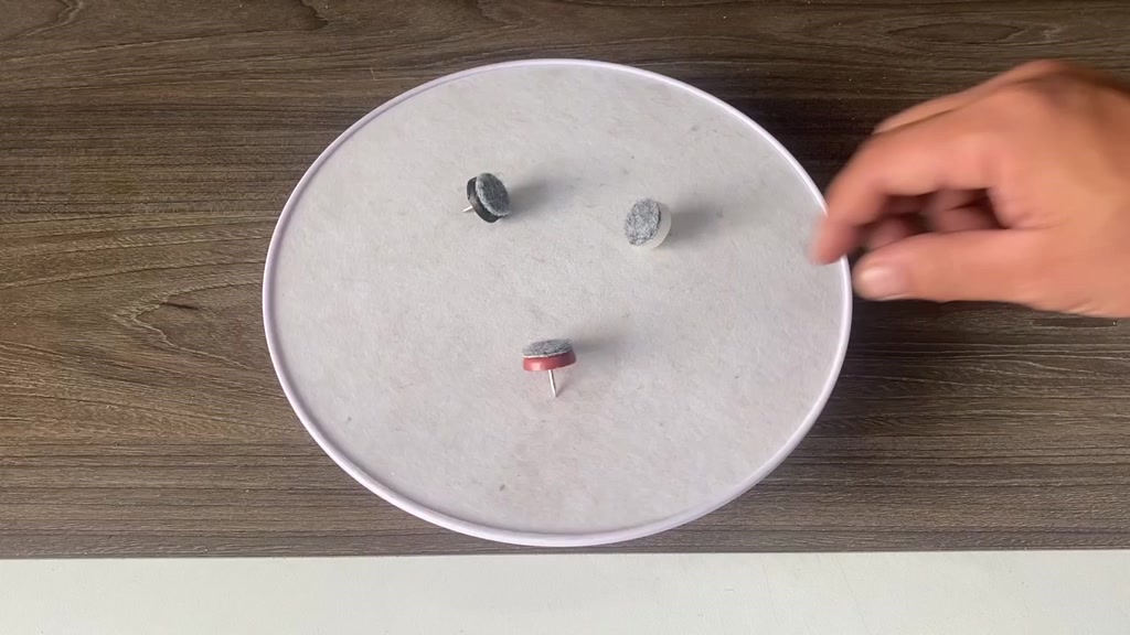 Đinh nỉ lót bảo vệ chân bàn ghế sàn nhà không bị trầy sướt đường kính 22mm | BigBuy360 - bigbuy360.vn