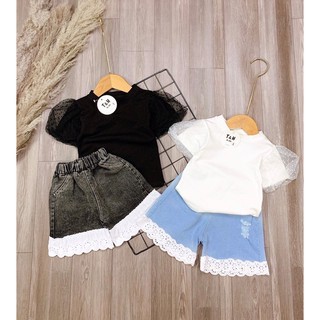 Set bộ quần jean kèm áo thun tay bồng