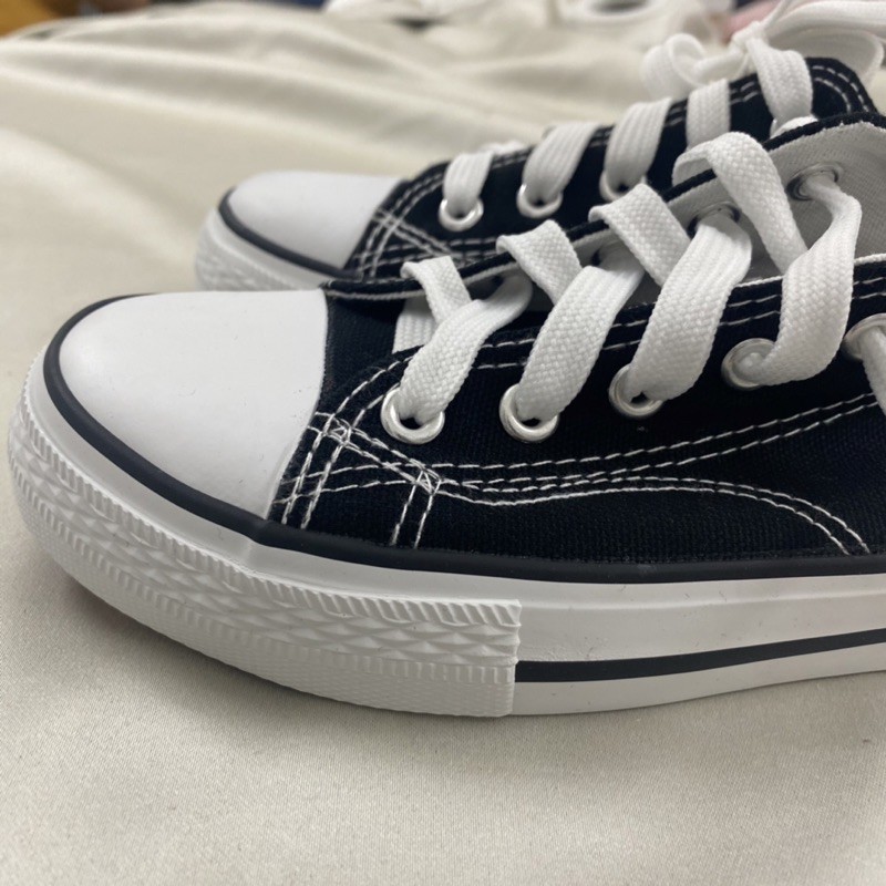 [Mã FAGREEN245 giảm 10% tối đa 30k đơn từ 99k] Giày Sục Cá Tính Đen, Trắng G25 | BigBuy360 - bigbuy360.vn