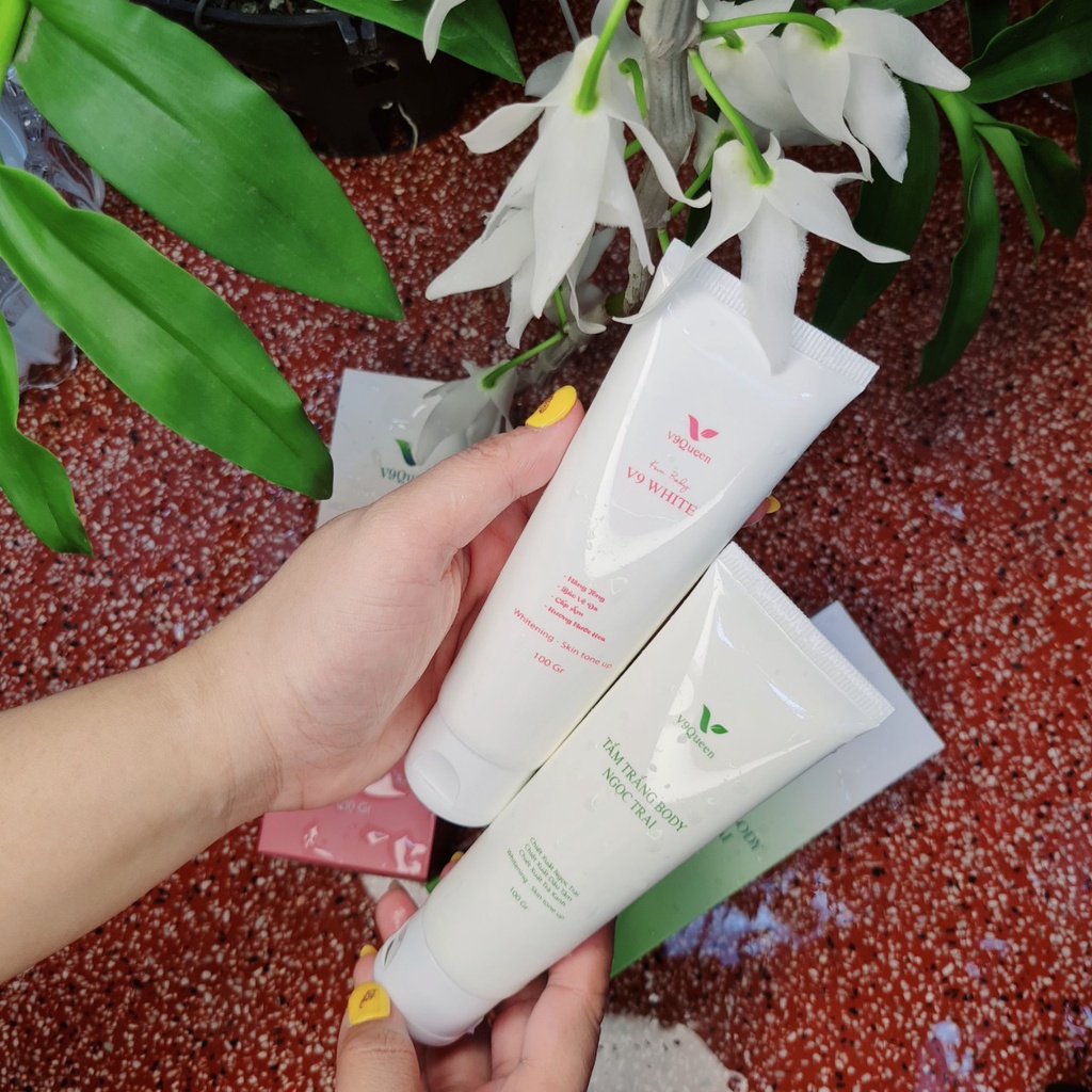 Bộ sản phẩm làm trắng da toàn thân cấp tốc V9Queen, gồm Kem body 100g + Kem ủ trắng 100g + tẩy da chết 100ml