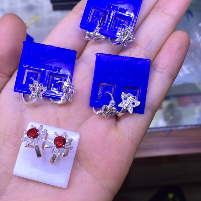 Khuyên tai mẫu hoa, bướm bạc ta nmj