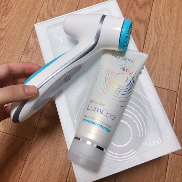 Máy Rửa Mặt Lumi Spa của Nuskin