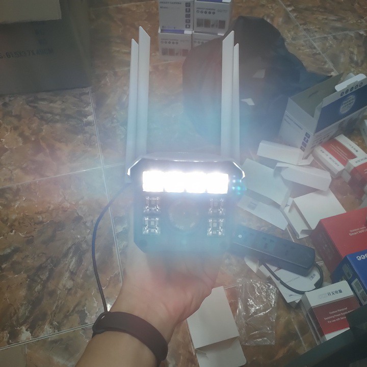 Camera ngoài trời Yoosee W30H thân 4 râu 8Led 3.0M - Siêu nét - Góc rộng - Chịu nắng mưa - Có màu ban đêm