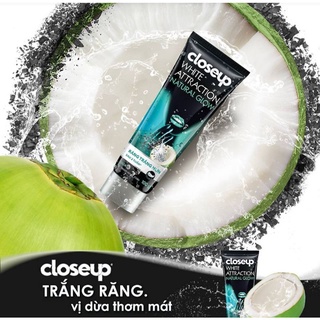 Kem đánh răng close up vị dừa