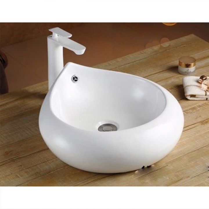 Chậu rửa lavabo hình cánh hoa với thiết kế nhỏ gọn độc đáo phù hợp với nhiều không gian .