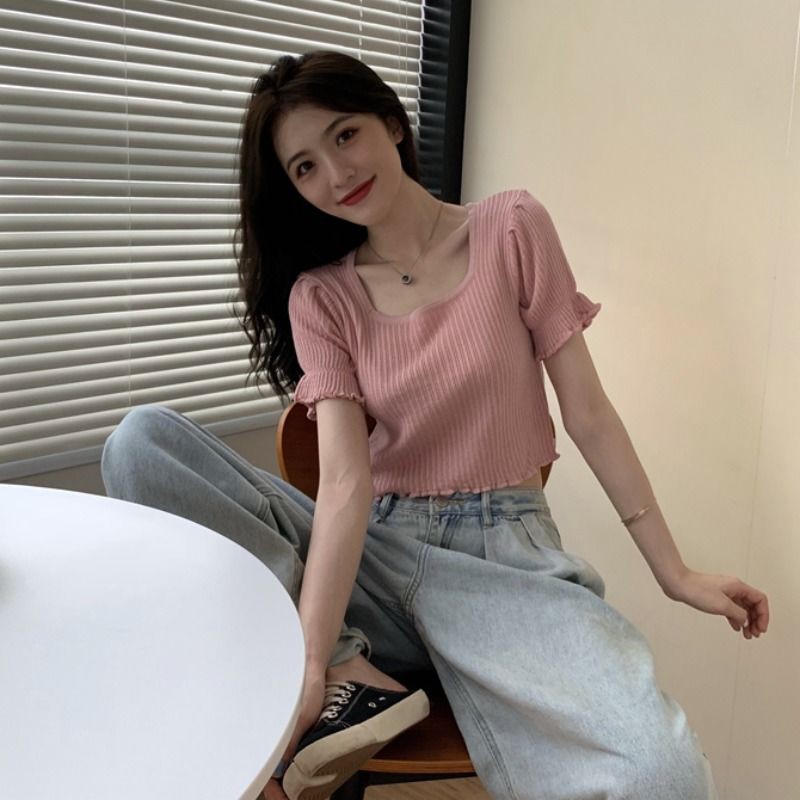 Áo Croptop Dệt Kim Tay Ngắn Cổ Vuông Phối Nhún Bèo Nữ Tính | BigBuy360 - bigbuy360.vn