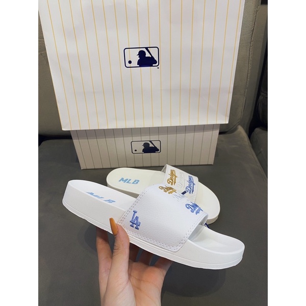 [Ảnh thật -Fullbox - Túi] Dép 𝑴𝒐̛̀ 𝑳𝒐̛̀ 𝑩𝒆̂  Dodgers logo ba màu