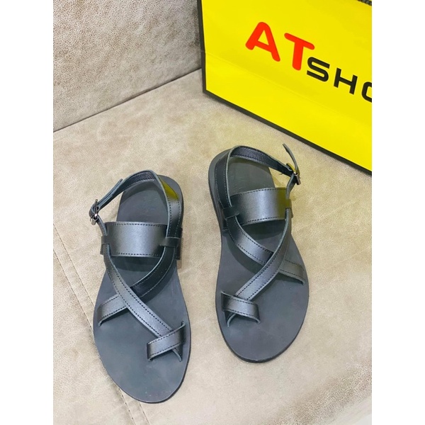 Dép Sandal Unisex cao cấp Da Bò Thật Sandal xỏ ngón nam nữ chuẩn kiểu Hàn Quốc Trẻ Trung Atshoes XDxn203(Đen- đế vàng)