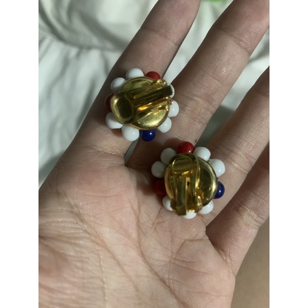 Bông tai kẹp kết cườm màu trắng xanh đỏ Ms:950