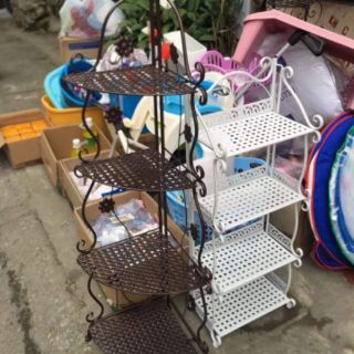 Kệ sắt vuông sơn tĩnh điện cao cấp .để nhà tắm hoặc để phòng ngủ để các đồ sinh hoạt hàng ngày của mình nhé.  Kệ có hai