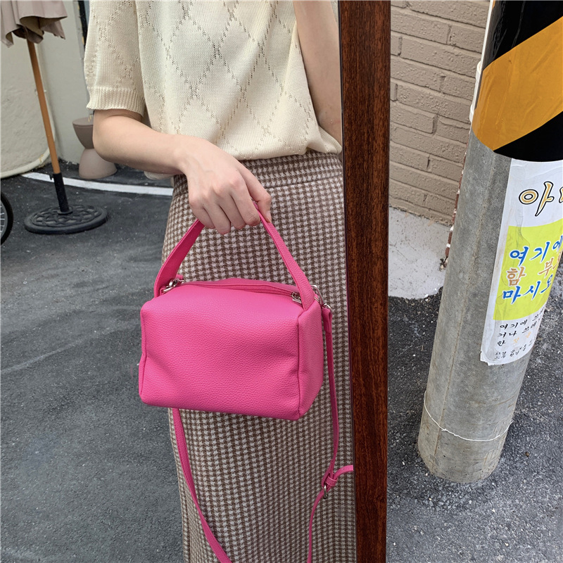 Túi đeo chéo thiết kế đơn giản hợp thời trang cho nữ